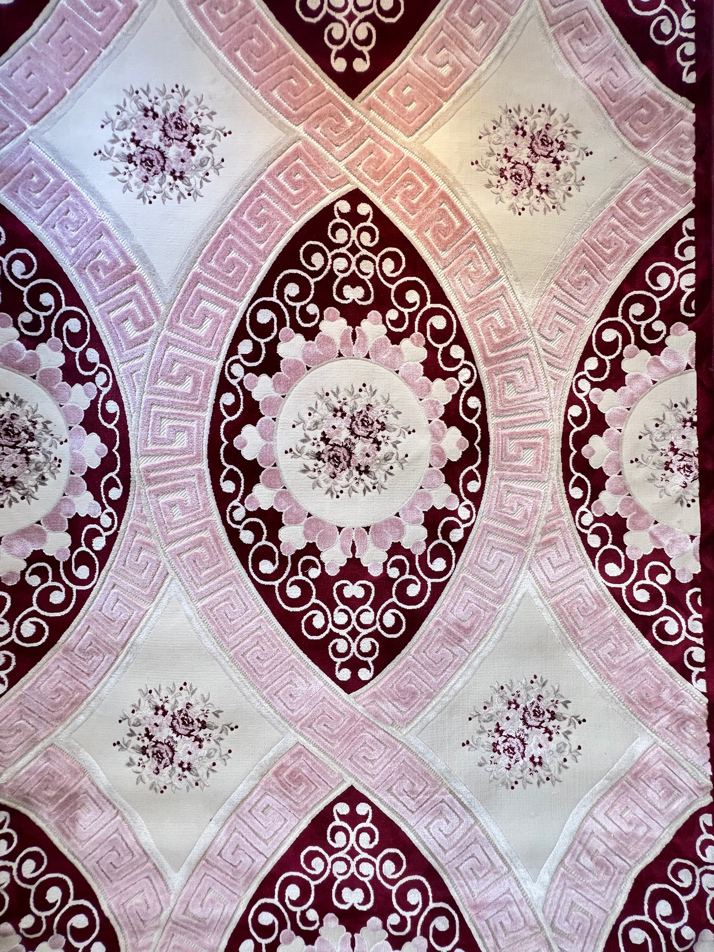Tapis rouge Versace 2.8x2m