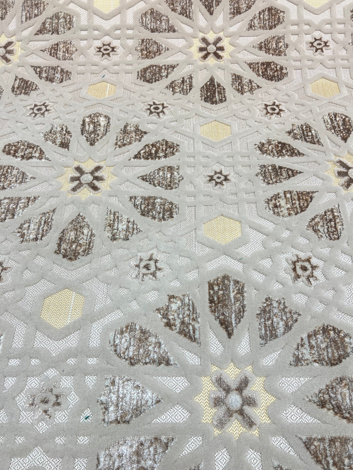 Arabesce beige d’or