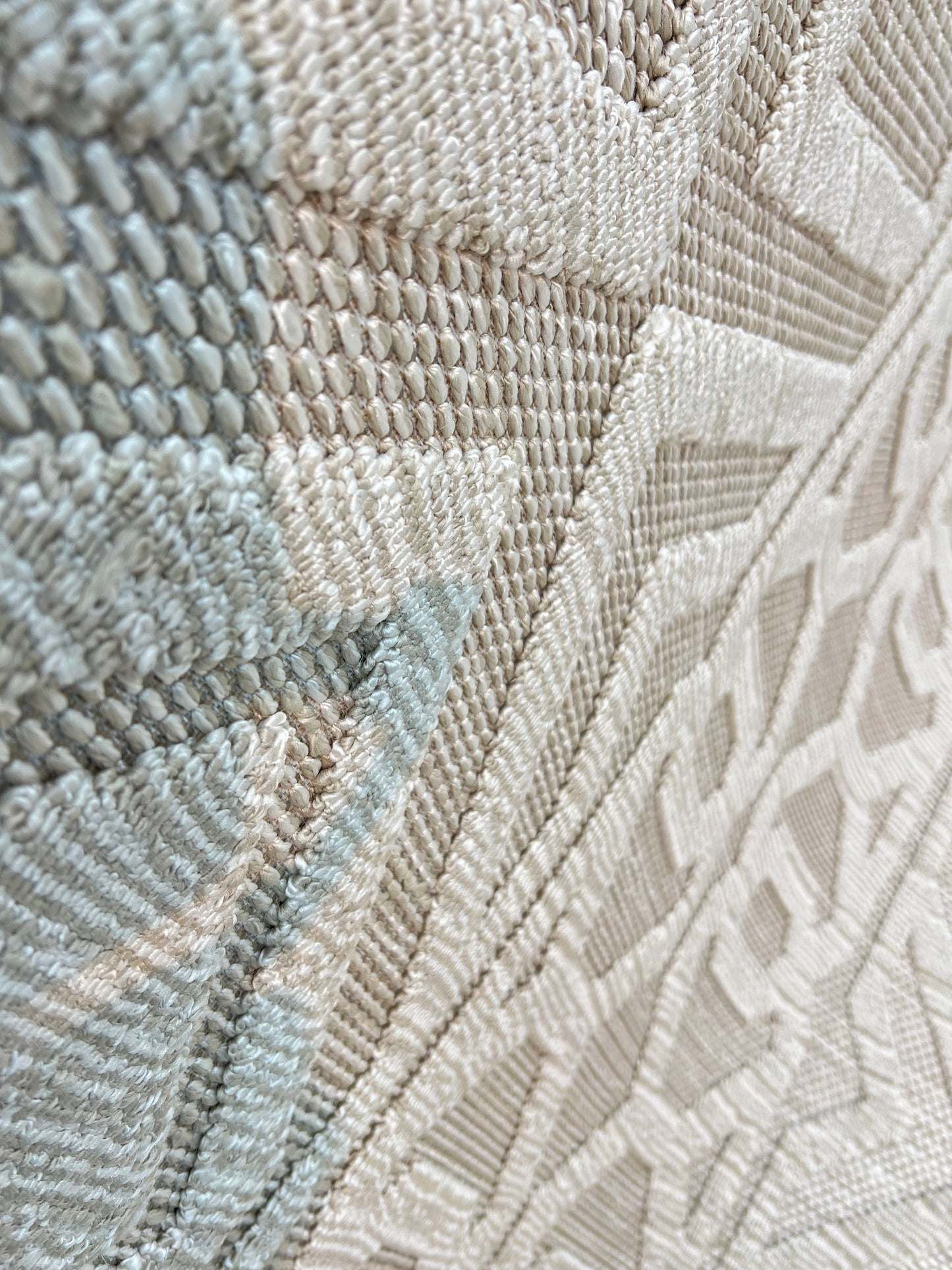 Khouloud beige