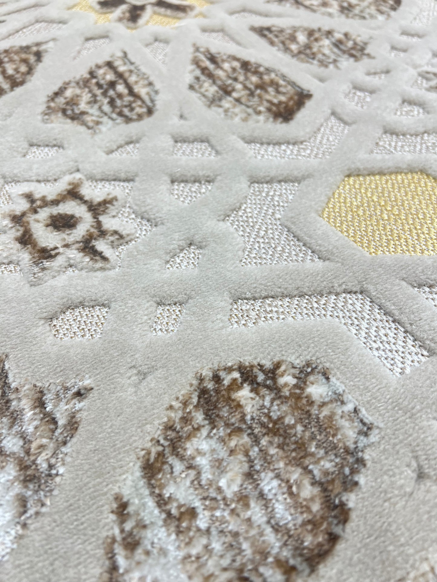 Arabesce beige d’or
