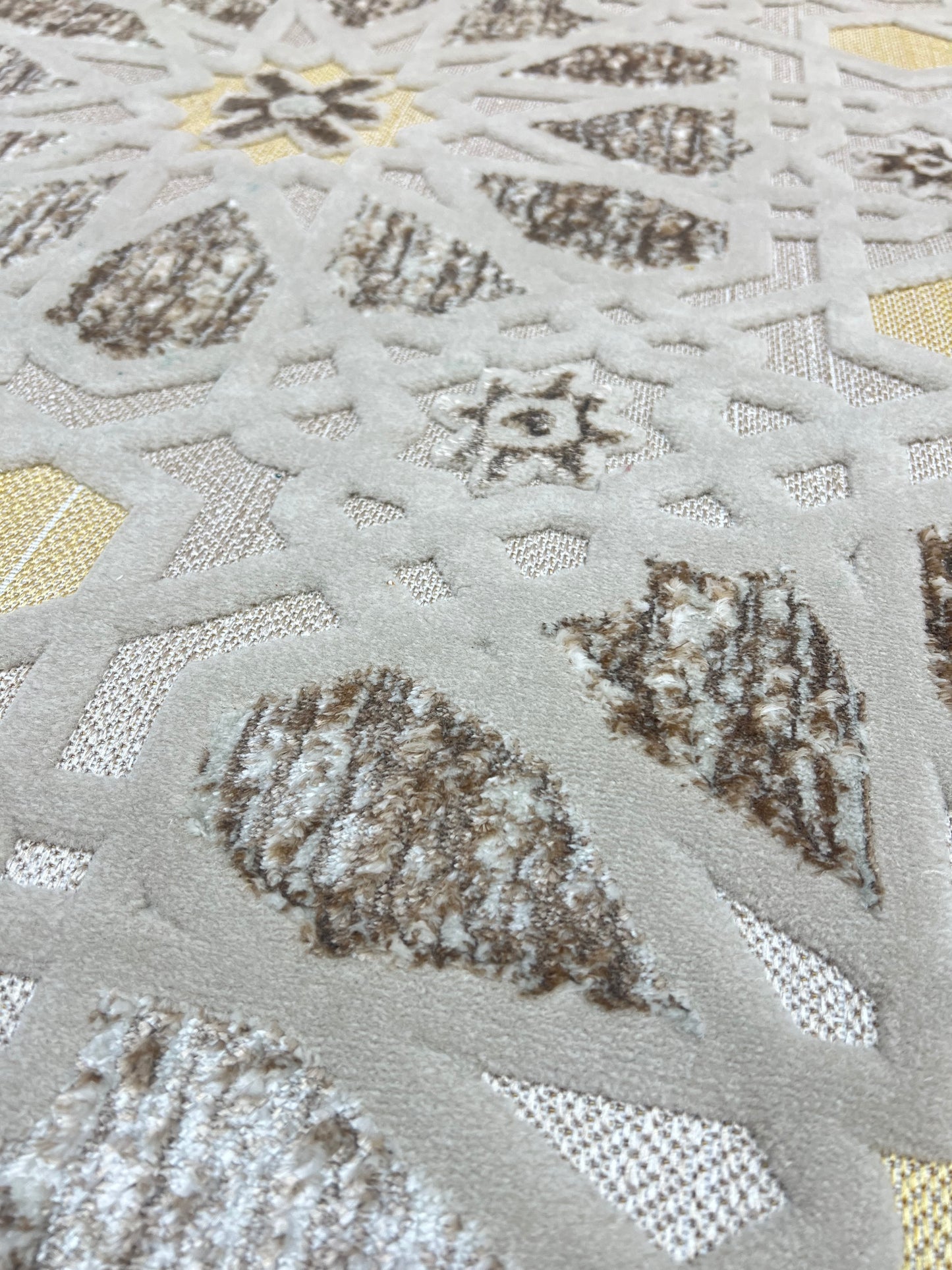 Arabesce beige d’or